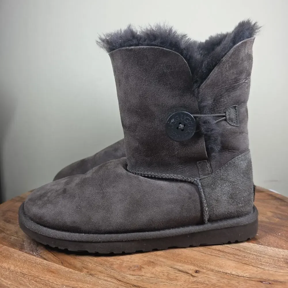 UGG Bailey Button Womens Dark Brown Size 6 Ankle Winter Boots Booties F19013K